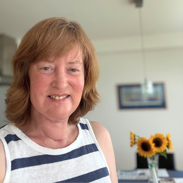 Lisa nach Operation wegen Zungenkrebs